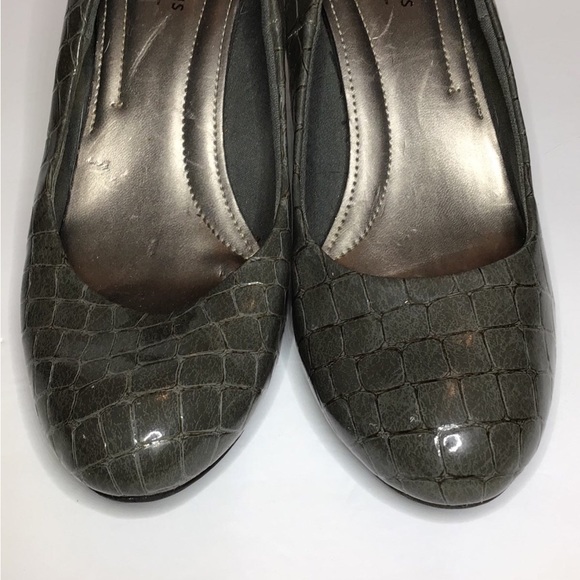 Comfort Plus by Predictions Women’s Faux Reptile Pattern Heels, Gray-Green, sz 9 - Picture 2 of 11